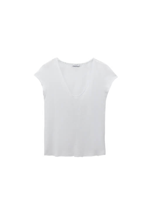 V Yaka Tişört ve Kargo Cepli Pantolon Kombini