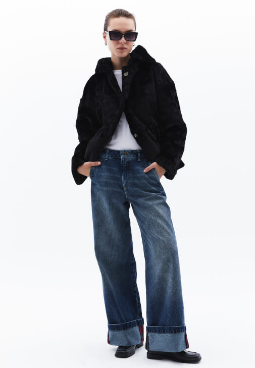 Vegan Kürk ve Straight-Fit Pantolon Kombini