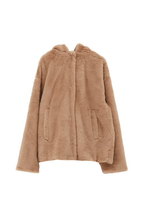 Kapüşonlu Kürk ve Kargo Pantolon Kombini