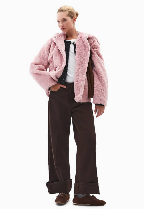 Vegan Kürk ve Wide-Leg Pantolon Kombini