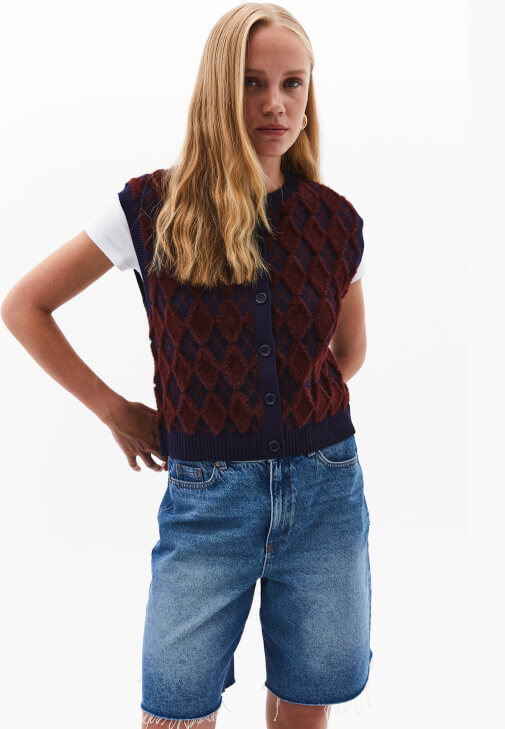 Çok Renkli Jakarlı Triko Yelek