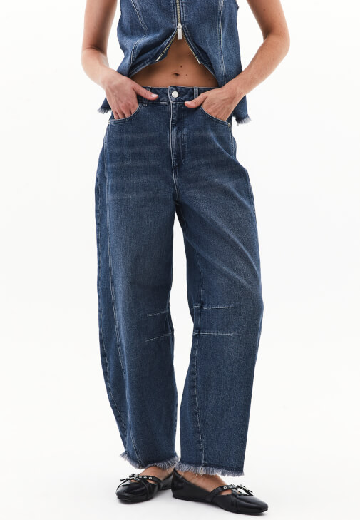 Barrel-Fit Pantolon ve Denim Bluz Kombini