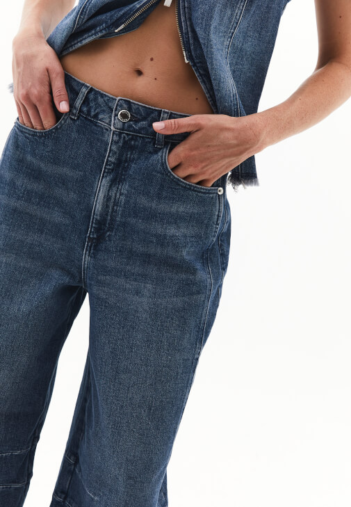 Barrel-Fit Pantolon ve Denim Bluz Kombini