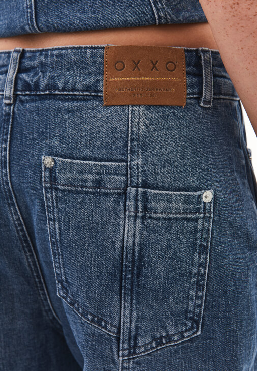 Barrel-Fit Pantolon ve Denim Bluz Kombini