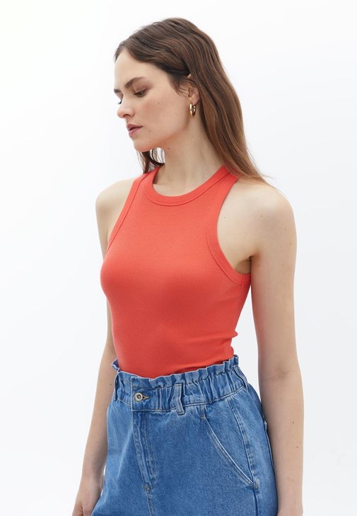 Pamuklu Atlet ve Baggy-Fit Pantolon Kombini