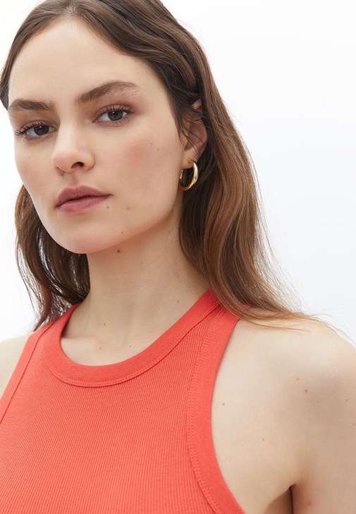 Pamuklu Atlet ve Baggy-Fit Pantolon Kombini