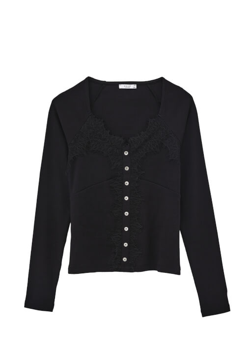 Dantelli Tişört ve Bol Paça Pantolon Kombini