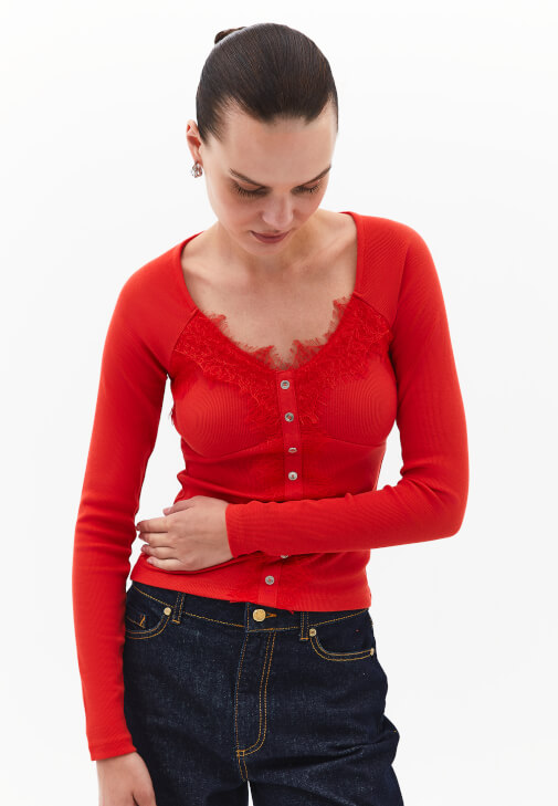 Dantelli Tişört ve Straight-Fit Pantolon Kombini