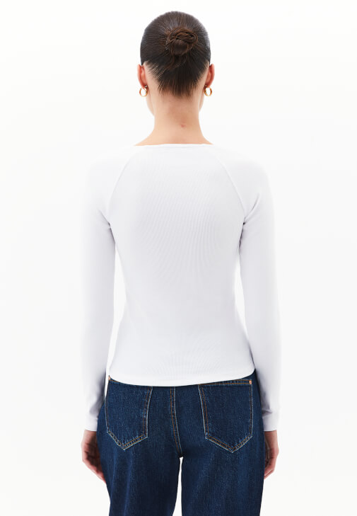 Dantelli Tişört ve Mom-Fit Pantolon Kombini