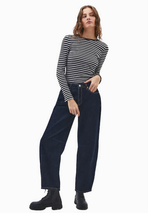 Çizgili Tişört ve Barrel-Fit Pantolon Kombini