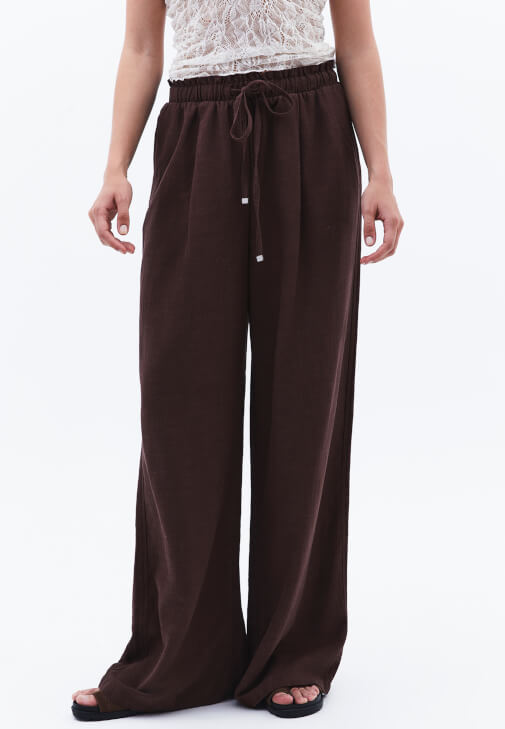 Keten Karışımlı Pantolon ve Dantelli Top Kombini