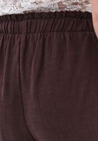 Keten Karışımlı Pantolon ve Dantelli Top Kombini