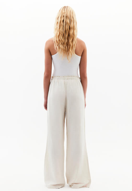 Keten Bol Paça Pantolon ve Ajurlu Kazak Kombini