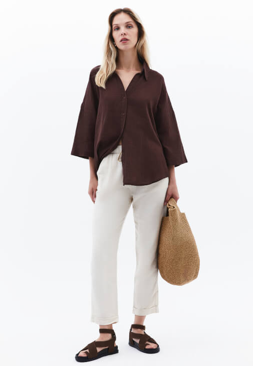 Keten Gömlek ve Carrot-Fit Pantolon Kombini