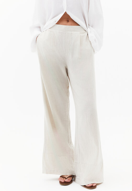 Çizgili Pantolon ve Gömlek Kombini