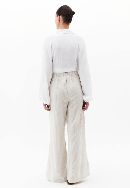 Çizgili Pantolon ve Gömlek Kombini