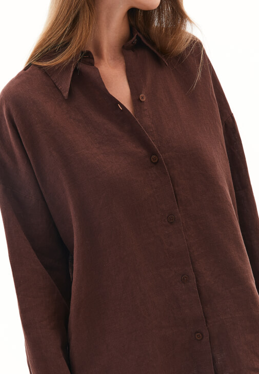 Düğmeli Keten Gömlek ve Pantolon Kombini