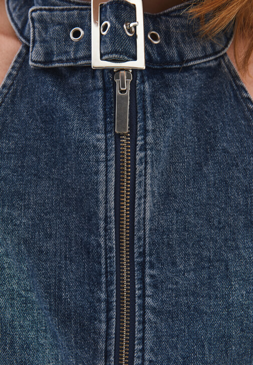 Halter Yaka Bluz ve Barrel-Fit Pantolon Kombini