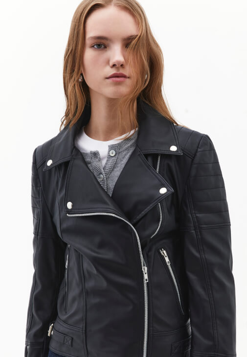 Fermuarlı Deri Ceket ve Pantolon Kombini