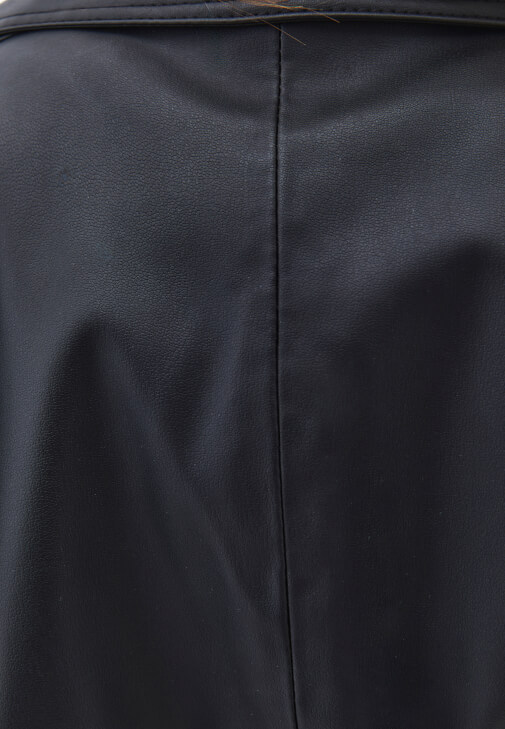 Fermuarlı Deri Ceket ve Pantolon Kombini