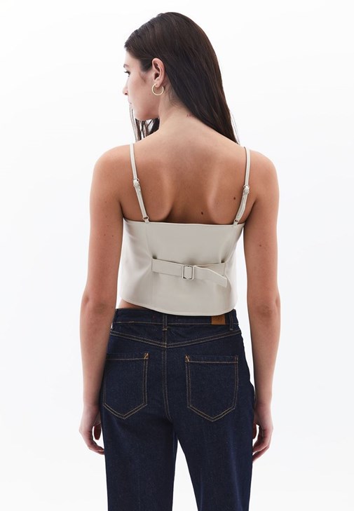 Crop Yelek ve Boyfriend Pantolon Kombini