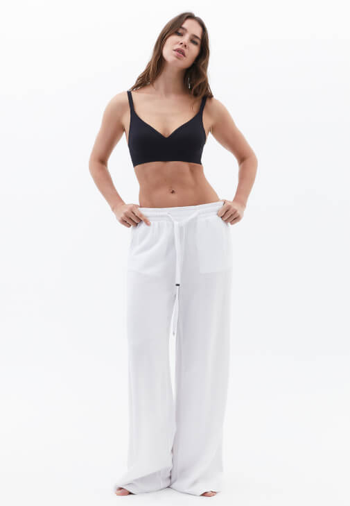 Dikişsiz Bralet ve Keten Pantolon Kombini