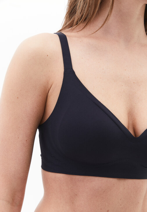 Dikişsiz Bralet ve Keten Pantolon Kombini