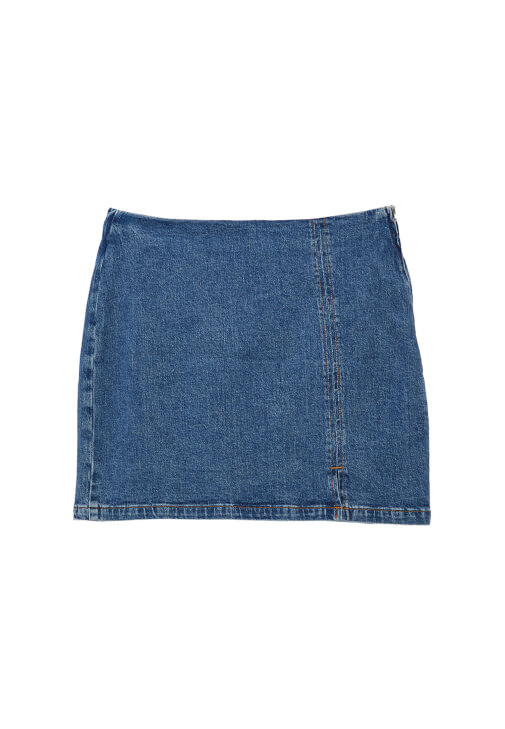 Denim Etek ve Keten Gömlek Kombini