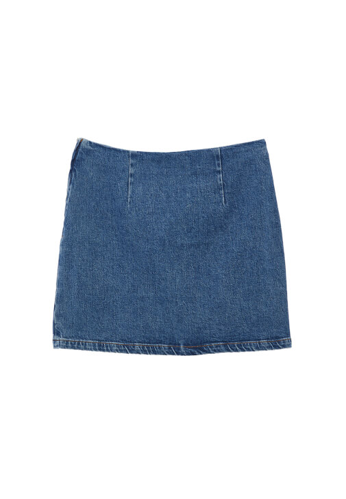 Denim Etek ve Keten Gömlek Kombini