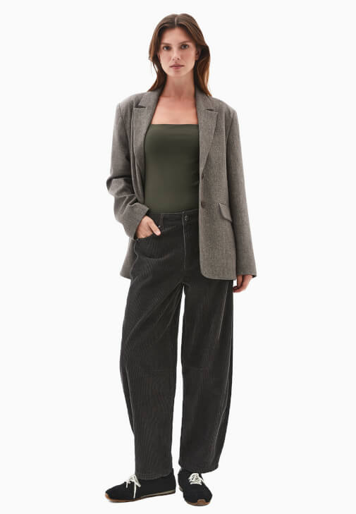 Modal Atlet ve Barrel-Fit Pantolon Kombini