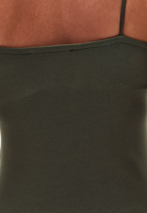 Modal Atlet ve Barrel-Fit Pantolon Kombini