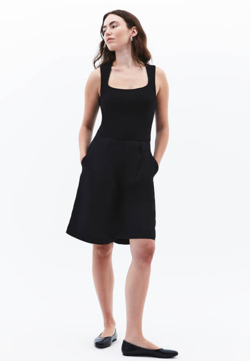 Modal Atlet ve Keten Bermuda Şort Kombini