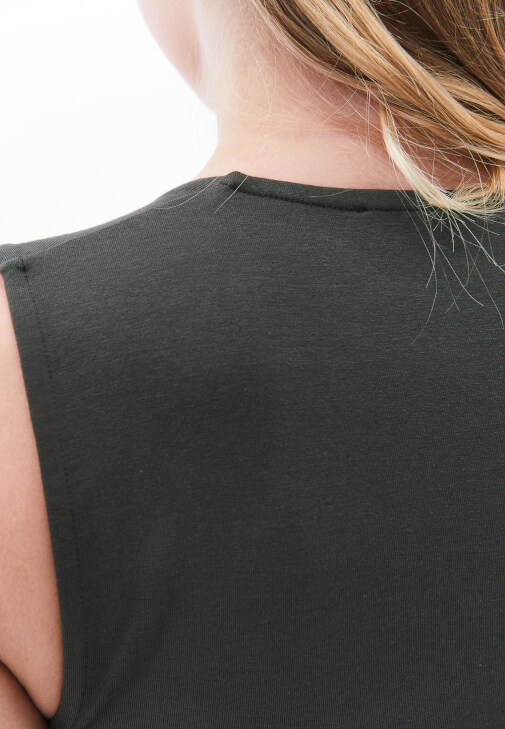 Modal Atlet ve Yüksek Bel Pantolon Kombini