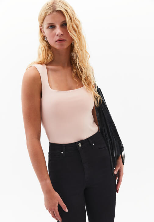 Pembe Modal Kare Yaka Atlet