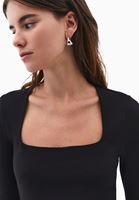 Bayan Siyah Modal Kare Yaka Tişört