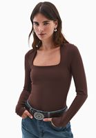 Bayan Kahverengi Modal Kare Yaka Tişört