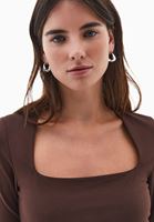 Bayan Kahverengi Modal Kare Yaka Tişört