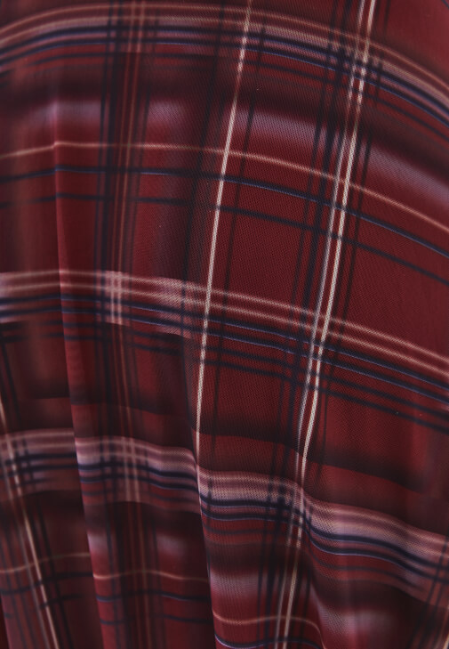 Uzun Etek ve Dantelli Bluz Kombini