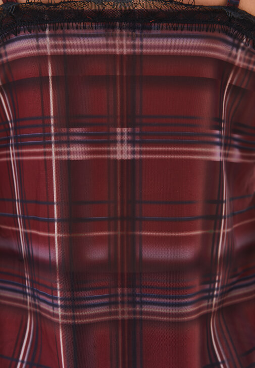 Dantelli Bluz ve Etek Kombini