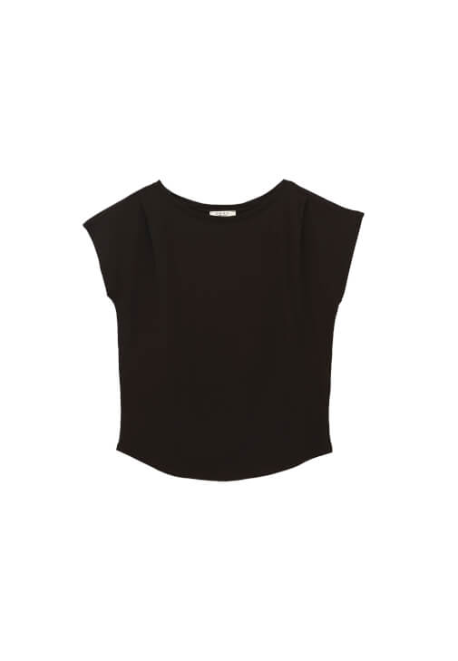 Modal Tişört ve Keten Bermuda Şort Kombini