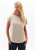 Bayan Bej Modal Bot Yaka Tişört 