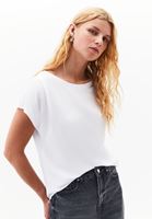 Bayan Beyaz Modal Bot Yaka Tişört 
