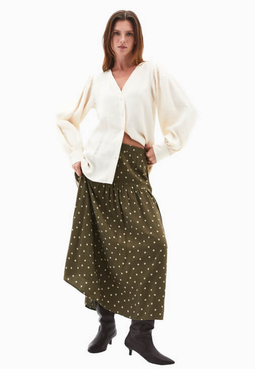 Modal Gömlek ve Desenli Etek Kombini