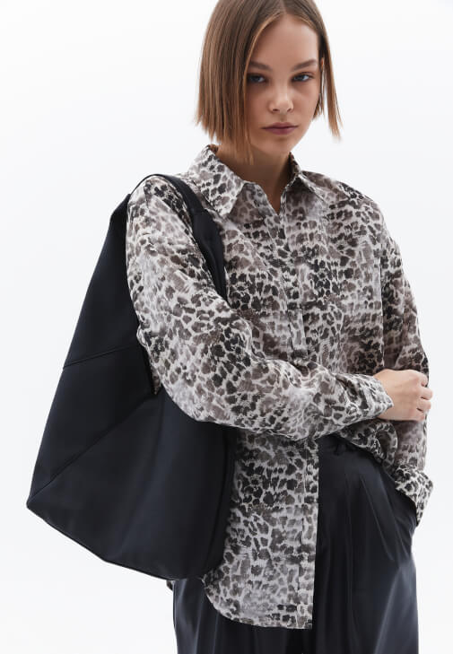 Modal Gömlek ve Vegan Pantolon Kombini