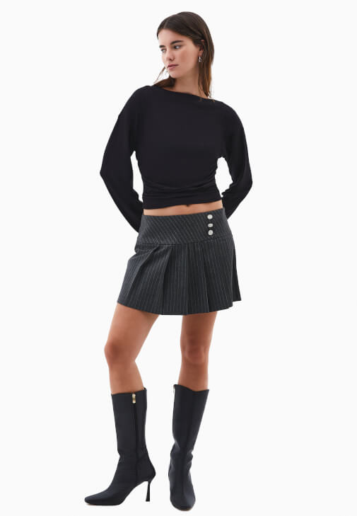 Büzgülü Tişört ve Mini Etek Kombini