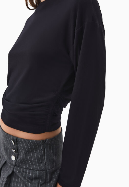 Büzgülü Tişört ve Mini Etek Kombini