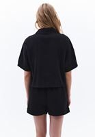 Oversize Cepli Gömlek ve Mini Şort Kombini