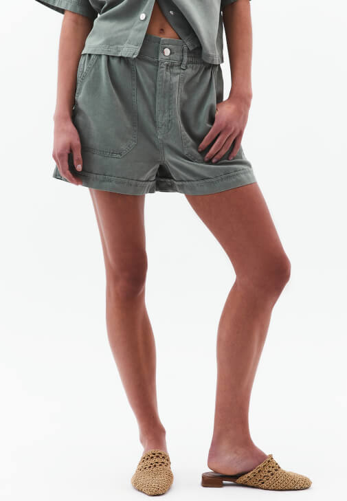 Tencel Şort ve Oversize Gömlek Kombini