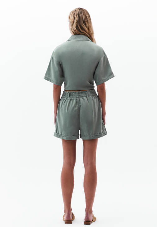 Tencel Şort ve Oversize Gömlek Kombini