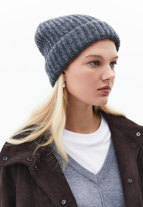 Gri Sim Detaylı Kalın Bere